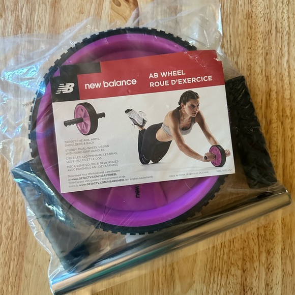 New Balance® Ab Wheel LAO63936RD NEW - Picture 6 of 6